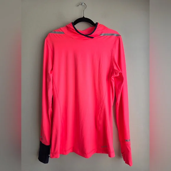 Brooks Running Dash Hoodie in Bright Pink - Picture 2 of 11